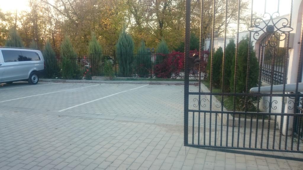 Carla'S Apartment, Airport & Train Station Shuttle Ιάσιο Εξωτερικό φωτογραφία