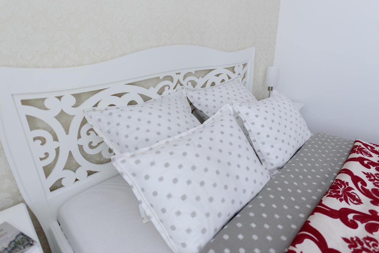 Carla'S Apartment, Airport & Train Station Shuttle Ιάσιο Εξωτερικό φωτογραφία