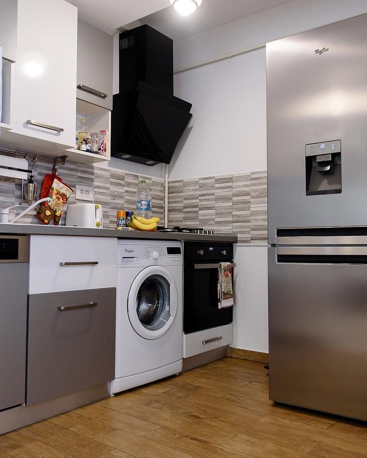 Carla'S Apartment, Airport & Train Station Shuttle Ιάσιο Εξωτερικό φωτογραφία