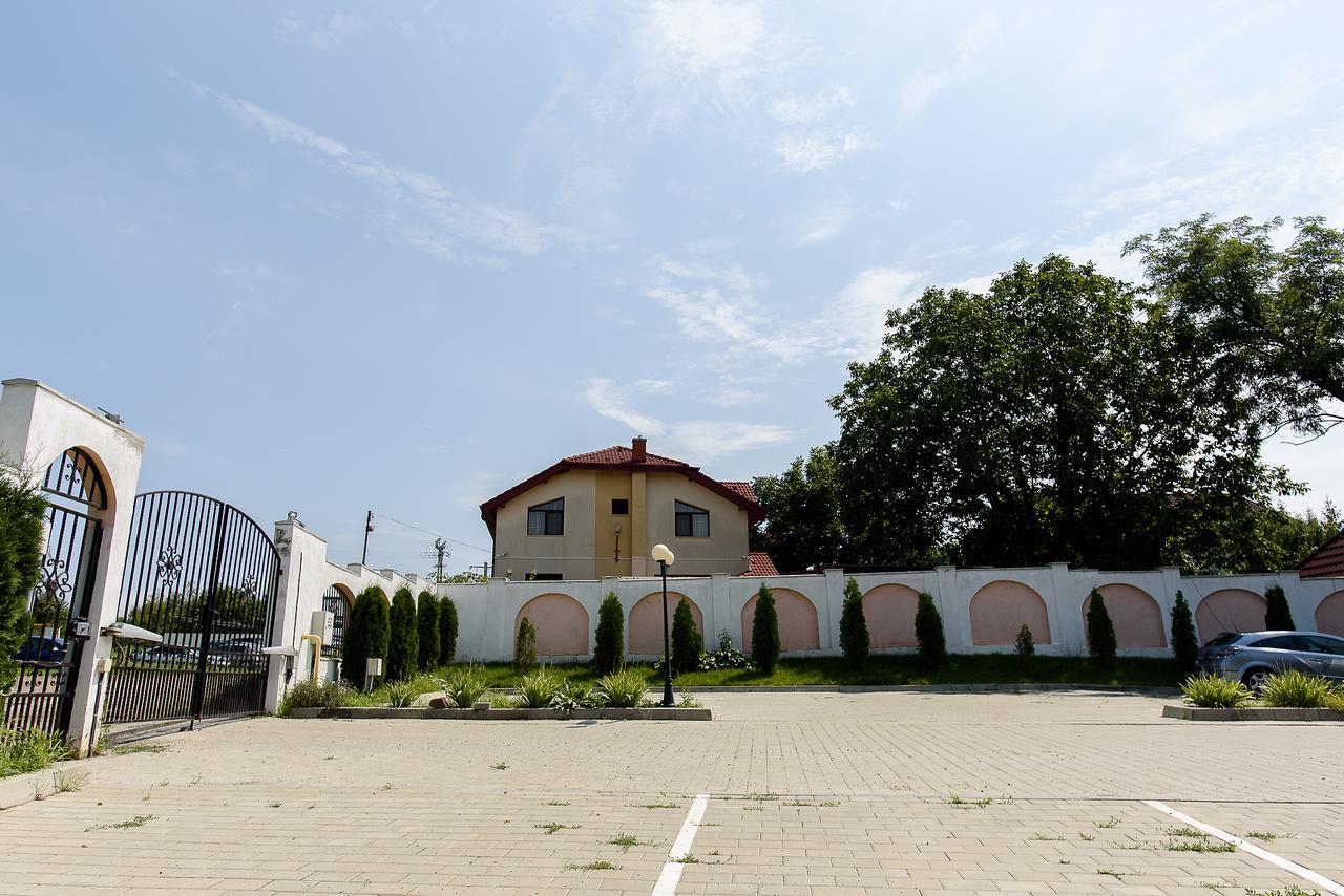 Carla'S Apartment, Airport & Train Station Shuttle Ιάσιο Εξωτερικό φωτογραφία