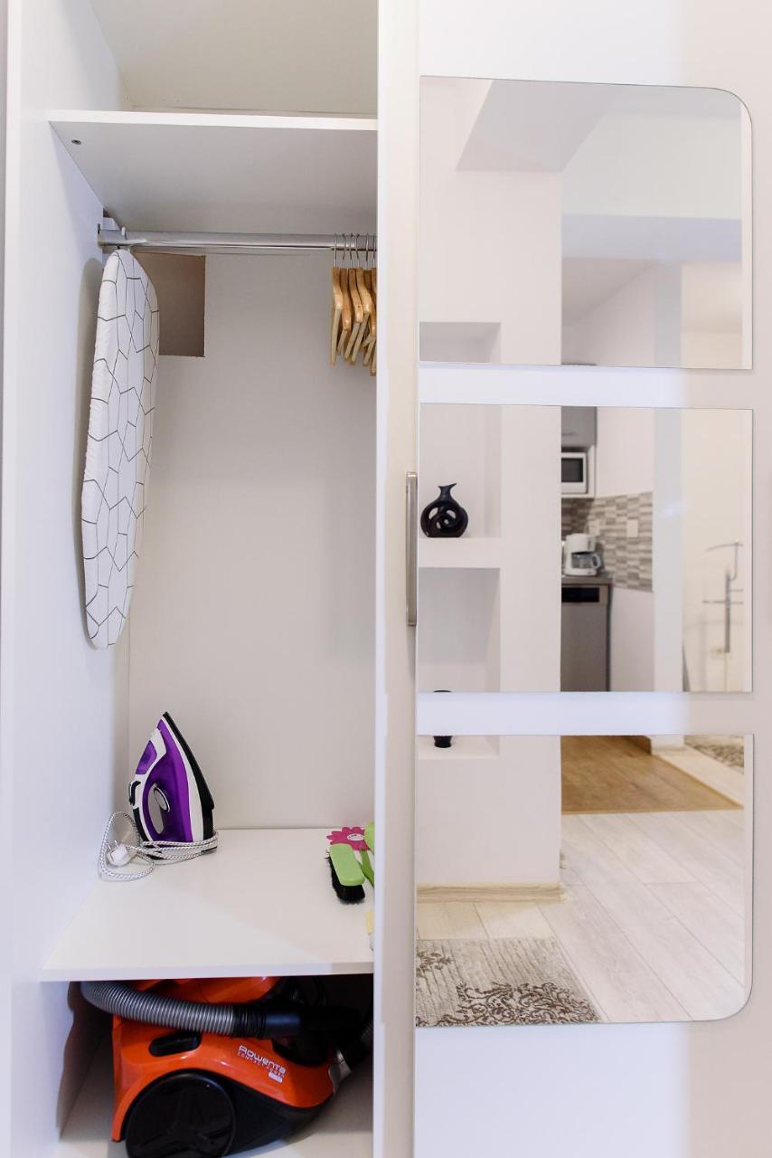 Carla'S Apartment, Airport & Train Station Shuttle Ιάσιο Εξωτερικό φωτογραφία