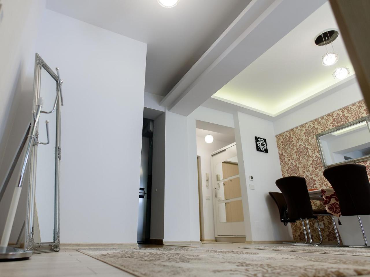 Carla'S Apartment, Airport & Train Station Shuttle Ιάσιο Εξωτερικό φωτογραφία